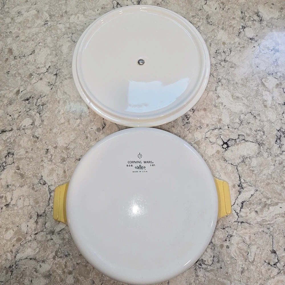 Vintage Corning Ware B-1-B 1 Qt Casserole Dish with Lid Yellow Butterscotch MCM